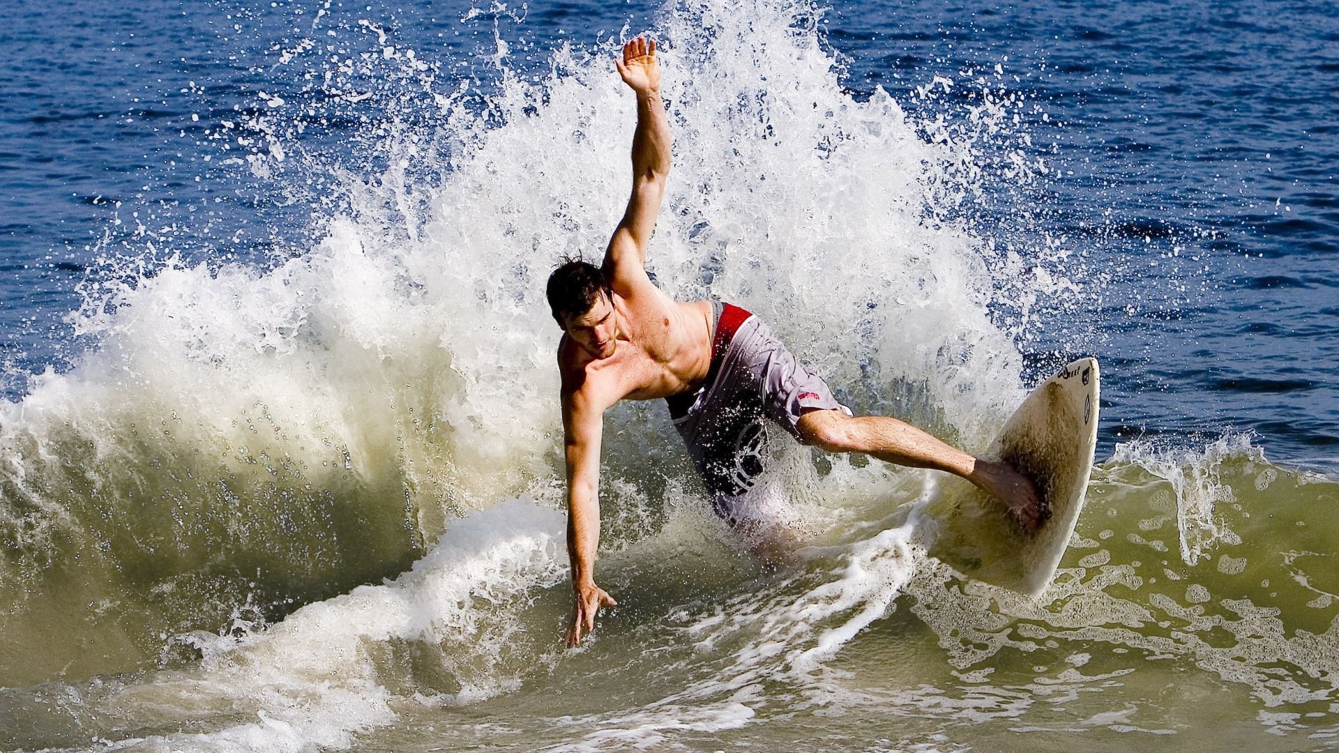 布克引爆进攻潮!步行者战术碾压,火箭防线为何形同虚设?